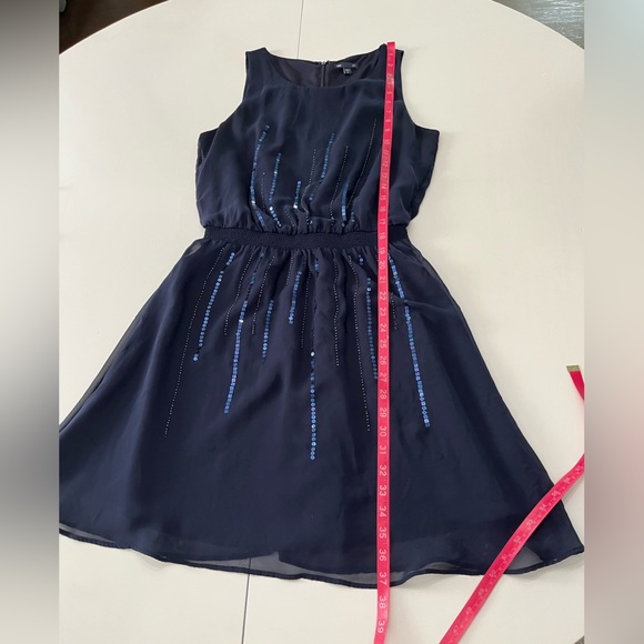 GAP | M | Sequin Design - Picture 7 of 10